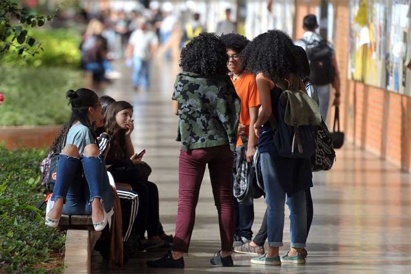 Mais de metade da população brasileira é composta por negros de acordo com a classificação do IBGE.