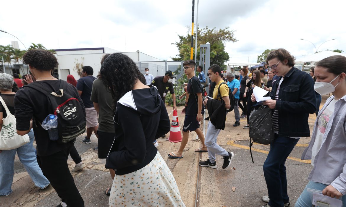 O Exame Nacional do Ensino Médio 2023 (Enem) será realizado no mês que vem, e os estudantes que vão fazer as provas começam a se preparar.