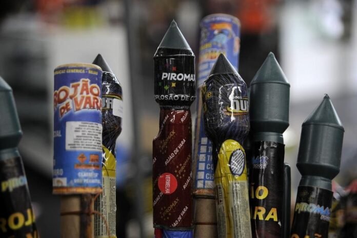 Em três anos, o SUS registrou 1.548 internações relacionadas a ferimentos causados por fogos de artifício, com uma média de um caso por dia.