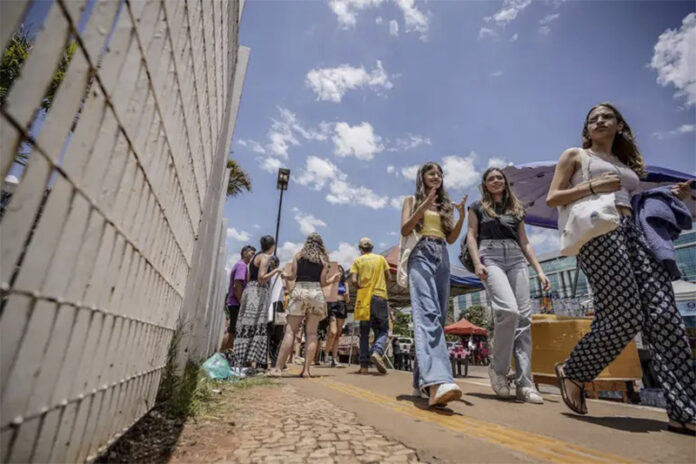 A região Nordeste liderou em redações nota 1 mil no Enem 2023, com 25 dos 60 estudantes que alcançaram a pontuação máxima no Brasil.