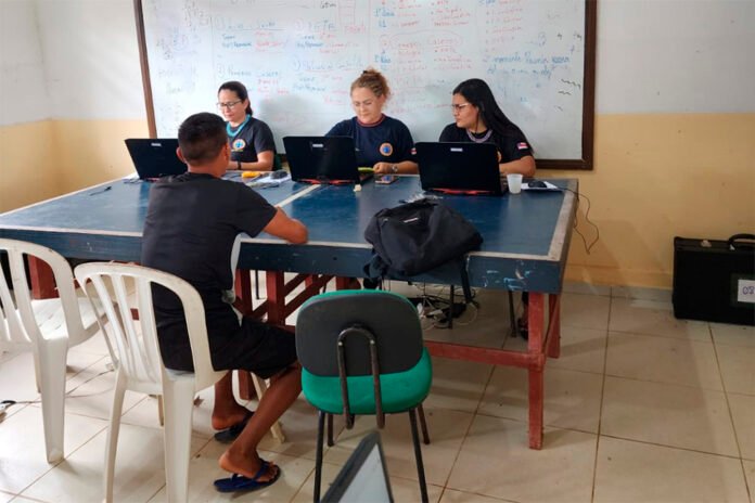 Três comunidades indígenas Yanomami no Amazonas recebem mutirão para serviços de emissão da Carteira de Identidade Nacional.