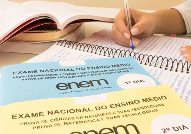 Os resultados do Enem 2023 aplicado nos dias 5 e 12 de novembro de 2023 serão divulgados nesta terça-feira (16).