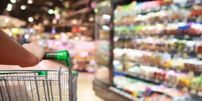 Segundo a Anvisa, a decisão sobre os alertas nos alimentos considerou os impactos da pandemia no setor alimentício e a alta inflação.