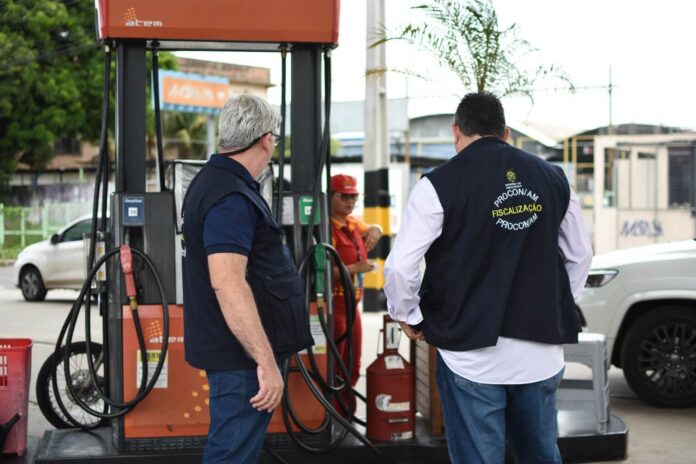 O Procon-AM está fiscalizando e divulgando pesquisa de preço praticados por postos de combustíveis em Manaus.