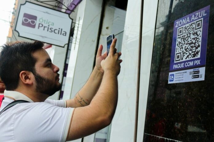 A partir de agora, motoristas que utilizam o Zona Azul podem adquirir créditos de forma mais prática via Pix, sem baixar o aplicativo do sistema.