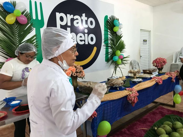 O restaurante popular do programa Prato Cheio de Presidente Figueiredo promoveu um curso profissionalizante de panificação.
