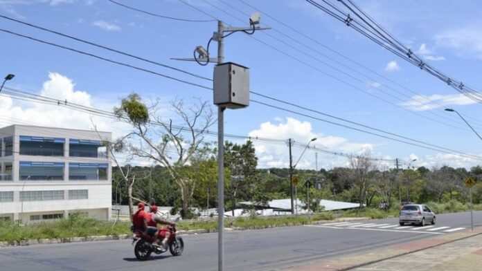 Os radares de velocidade serão reinstalados em Manaus, especificamente em vias com histórico elevado de acidentes.
