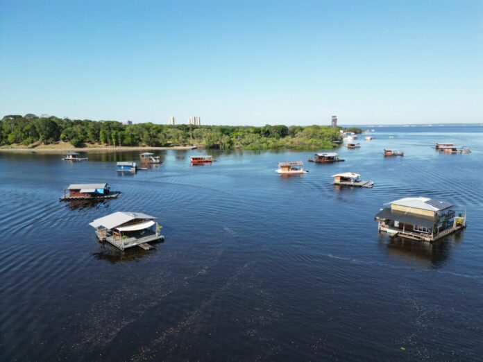 O Ipaam reuniu-se com representantes da Associações dos Flutuantes do Rio Tarumã-Açu (Afluta) para esclarecer os procedimentos.