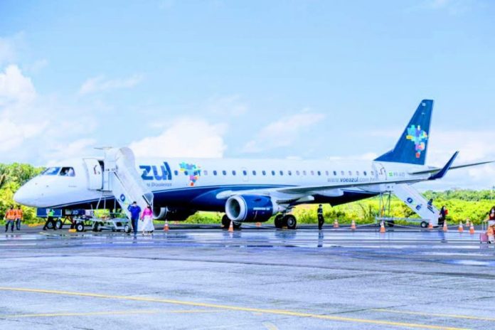 As companhias aéreas Azul e GOL anunciam um acordo de cooperação comercial que vai conectar as suas malhas aéreas no Brasil.