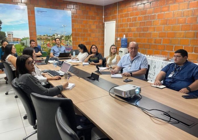 Representantes do Governo do Amazonas e do Unicef se reuniram para discutir estratégias de enfrentamento às mudanças climáticas.