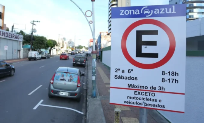 Notificação do Procon vem em meio a onda de críticas à Zona Azul.