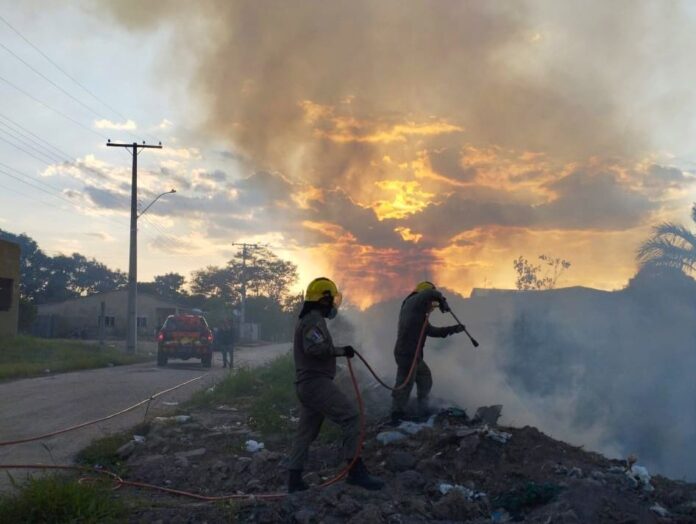 As operações Aceiro e Céu Limpo tem como objetivo combater os focos de incêndio no estado e estão em curso há 45 dias.