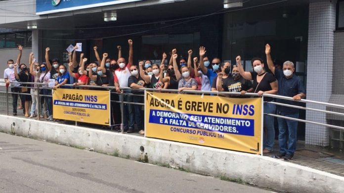 Greve dos servidores do INSS acontece após longa conversa com o governo federal.