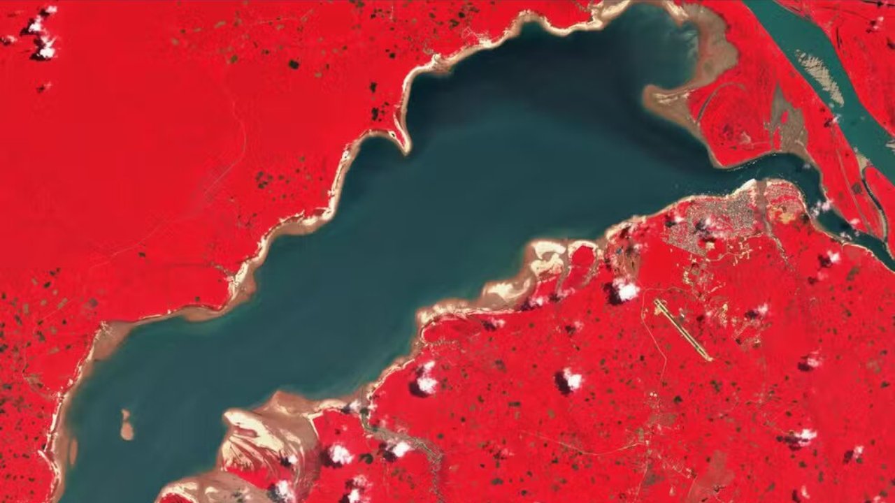Lago Tefé em condições normais. 