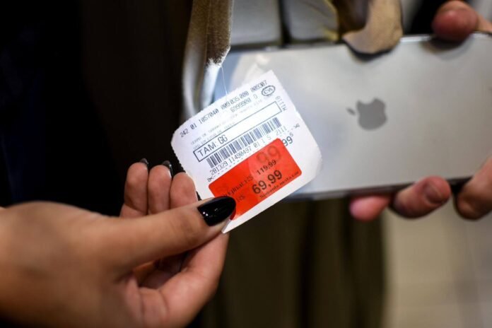 O Procon-AM encerrou nesta sexta-feira a campanha de fiscalização e orientação acerca das promoções nas lojas por conta da Black Friday.