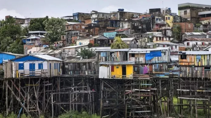 Censo 2022: Manaus abriga seis das 20 maiores favelas do Brasil