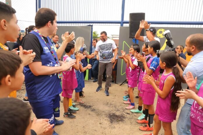 O governo do Amazonas entregou, nesta quinta-feira (27/3), equipamentos esportivos para 25 projetos sociais de jiu-jitsu em Manaus.