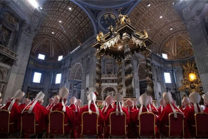 O conclave, votação que escolherá o novo pontífice da igreja católica, começa nesta quarta-feira (7).