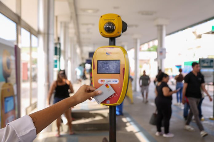 De acordo com o Sinetram, as 14 linhas escolhidas foram as que apresentaram menores dados de pagamento em dinheiro em seus coletivos. 