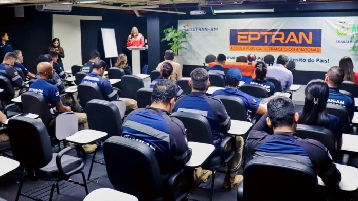O Detran-AM, por meio da Eptran, certificou pela primeira vez 31 agentes de trânsito do órgão no curso de Perícia em Sinistros de Trânsito.
