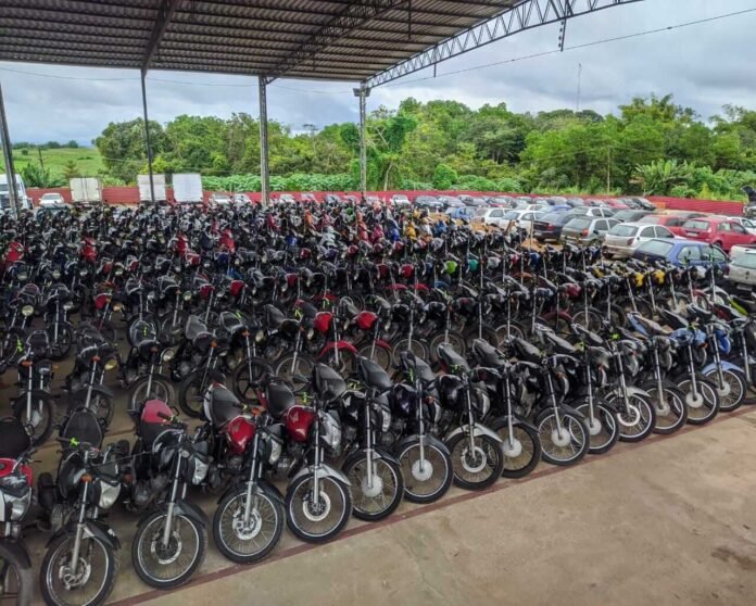 O Detran-AM realiza, nesta segunda-feira (28/07), a partir das 9h, mais uma edição do leilão de veículos, com um total de 305 lotes disponíveis.