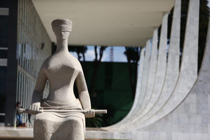 Será dever da União garantir que vítimas de violência doméstica que tenham que parar de trabalhar recebam o benefício.