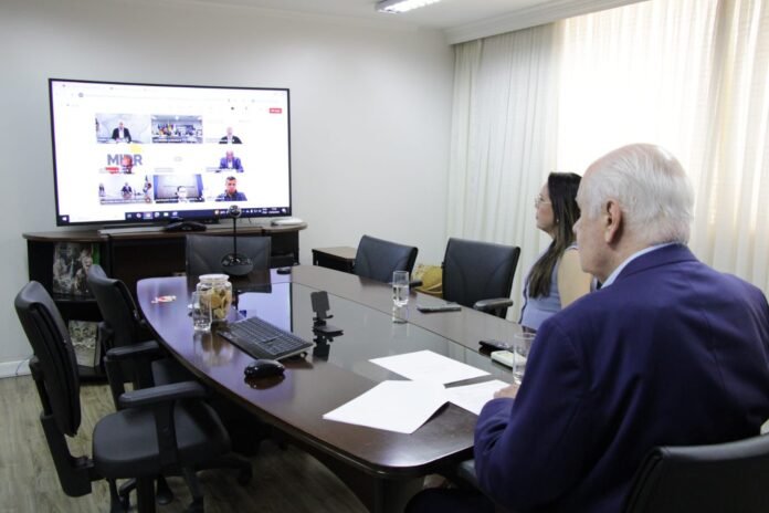 Durante a reunião, o titular da Sedecti, Serafim Corrêa, destacou pontos relevantes para o setor produtivo da ZFM.