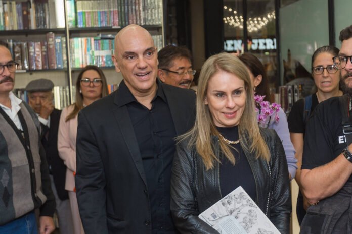 Além disso, foi sancionada também a empresa LEX - Institutos de Estudos Jurídicos, da qual Viviane de Moraes e os filhos são sócios.
