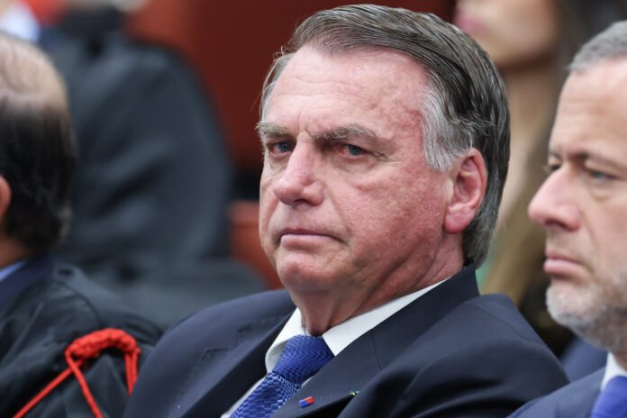 Apesar da definição do tempo de condenação, que é maior que 20 anos para a maioria, Bolsonaro e os demais não vão ser presos imediatamente.