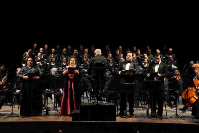A regência do concerto será do maestro Luiz Fernando Malheiro, diretor artístico da Filarmônica, e o espetáculo terá a solo do tenor Juremir Vieira.