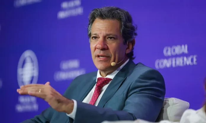 Fernando Haddad 1 Governo informa que não existe cobrança de impostos sobre aluguel de imóveis e moradia de filhos adultos na casa dos pais.