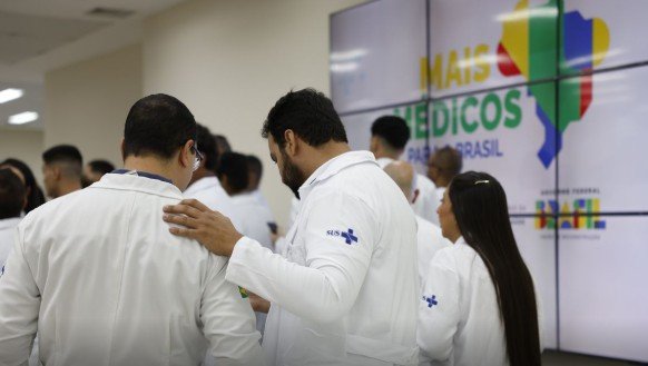 estudantes de medicina O governo federal anunciou a criação de um novo auxílio voltado a estudantes de medicina em situação de vulnerabilidade socioeconômica.