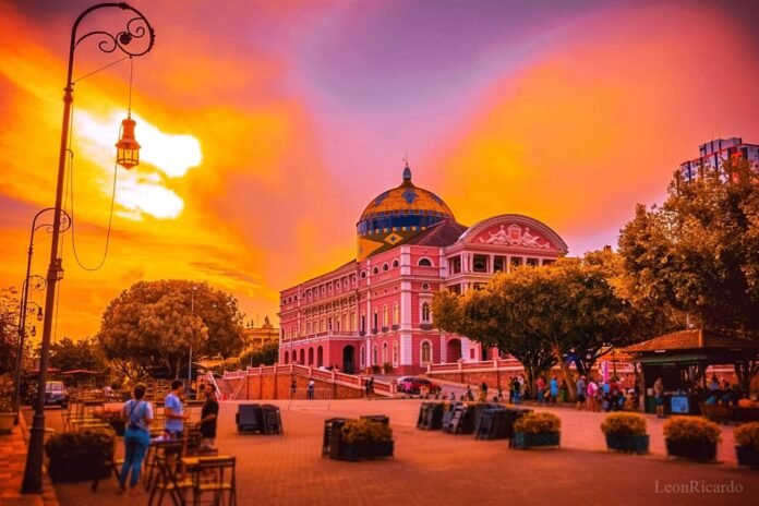 Teatro-Amazonas-Foto-Leon-Ricardo-1536x1024 Manaus celebra 356 anos; conheça a história da capital amazonense e sua transformação até se tornar uma metrópole da Amazônia.