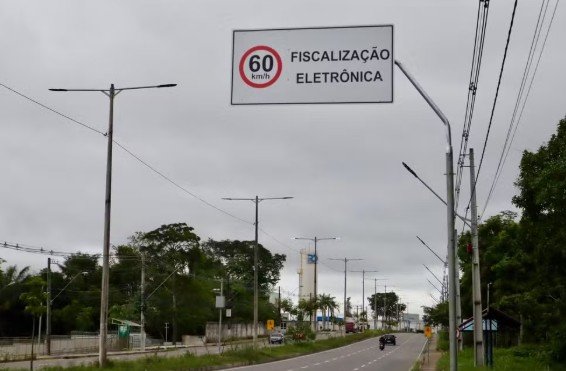 radar Manaus terá 20 novos radares, incluindo modelos que monitoram caminhões e ônibus. Equipamentos visam reduzir acidentes.