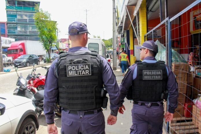 Dados da SSP-AM mostram queda superior a 52% nos roubos a pedestres, com reforço policial e uso de tecnologia na segurança pública.