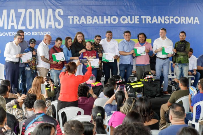 Wilson Lima sanciona leis que reduzem em 50% o IPVA a partir de 2026 e ampliam o CNH Social no Amazonas.