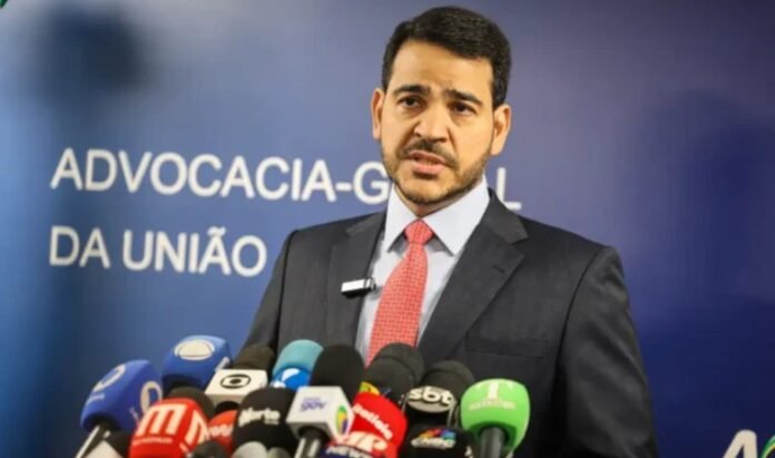 O presidente Lula indicou Jorge Messias para o STF nesta quinta (20). Atual AGU ocupará a vaga de Barroso se aprovado pelo Senado.