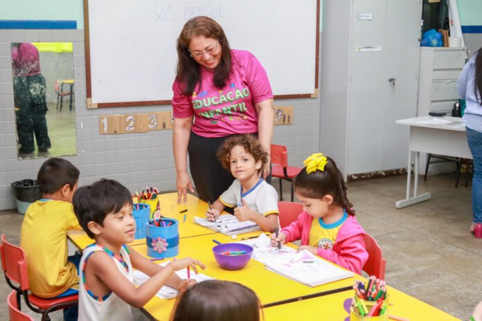 Prefeitura de Manaus publica edital para vagas em creches municipais. Inscrições on-line ocorrem de 6 a 13 de janeiro de 2026.