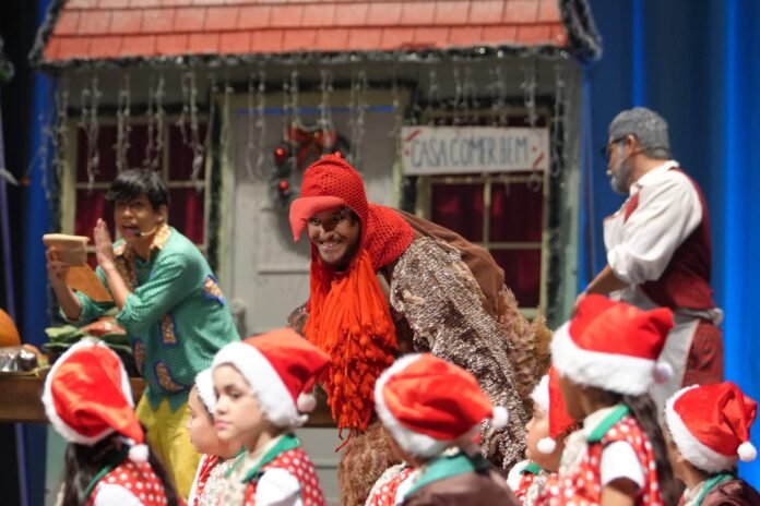Projeto Natal em Rede transmite o espetáculo “A Magia do Natal na Vila” e conecta municípios do interior à programação natalina do Amazonas.