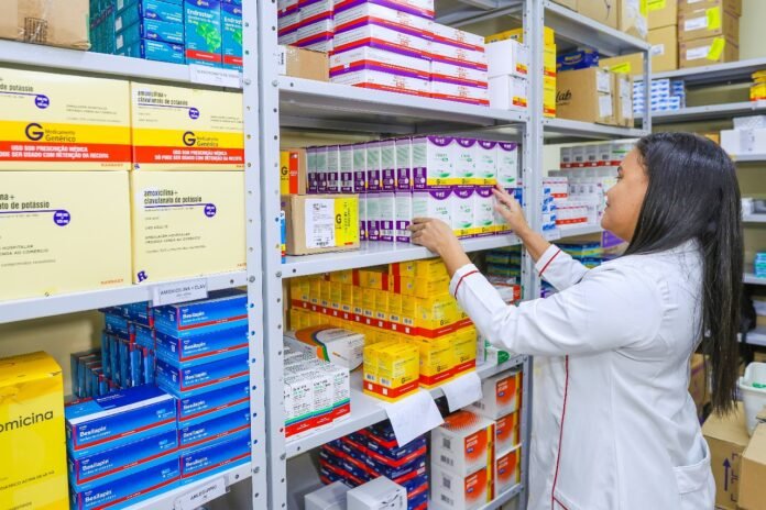 Manaus fortalece a Atenção Primária em 2025 com 2,2 milhões de receitas atendidas, mais medicamentos gratuitos e unidades com horário estendido.