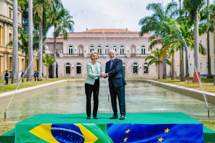 Acordo entre UE e Mercosul avança após reunião de Lula e Ursula no Rio e cria uma das maiores áreas de livre comércio do mundo.