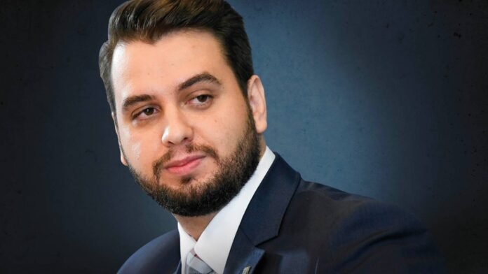 PF prende Filipe Martins nesta sexta (2). Alexandre de Moraes ordenou prisão após uso indevido de redes sociais. Defesa nega acusações