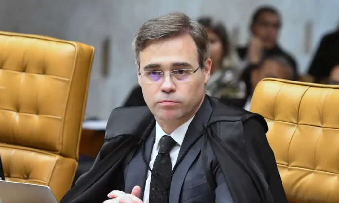 André Mendonça é sorteado novo relator do caso Master no STF após Toffoli se afastar; reunião com PF marca início da nova fase do inquérito.