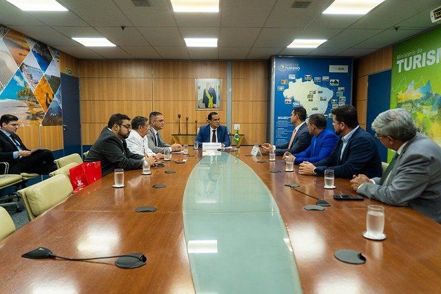 Festival de Parintins 2026 entra na pauta do governo federal em reunião com o ministro do Turismo para ampliar investimentos na 60ª edição.