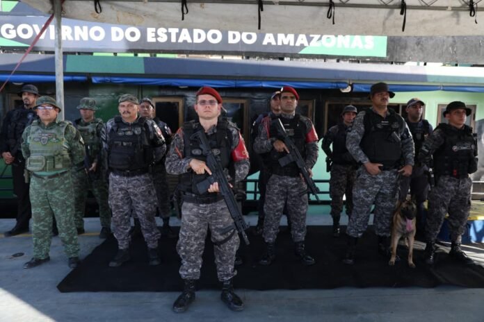 Confira os detalhes sobre o envio da Base Arpão 1 para Jutaí, iniciativa do Governo do Amazonas para intensificar o combate ao crime organizado nas rotas fluviais.