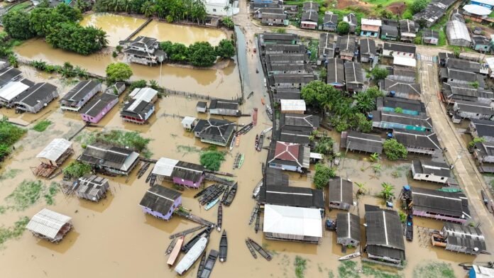 A cheia no Amazonas já causou situação de emergência em 11 municípios.