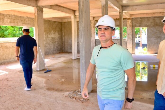 Obras do Samu no Aleixo avançam em Manaus. Base própria chega a 50% e UBS Porte 4 atinge 90%, com entrega prevista para março.
