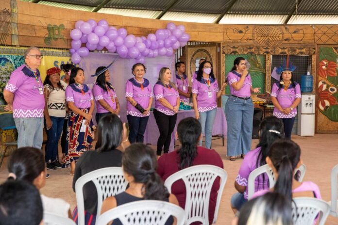 Sabadão Lilás mobiliza unidades de saúde em Manaus para prevenção do câncer do colo do útero com exames preventivos e vacinação contra HPV.