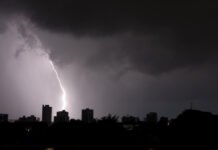 Amazonas e outros 16 estados recebem alerta laranja para tempestades e ventos O Inmet emitiu um alerta laranja de chuvas intensas para o Amazonas e outras 16 regiões.