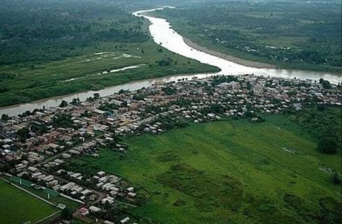 Ação do MPAM denuncia falta de professores e transporte precário na educação em Boca do Acre.